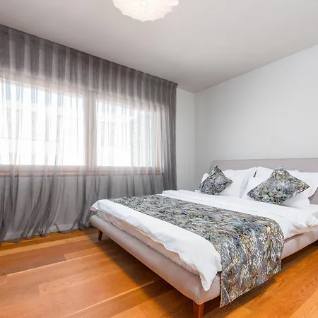 فيلة Olea Zadarvillas *